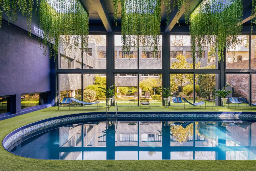10 hôtels avec piscine intérieure à moins de 2h de Paris pour un week-end en famille