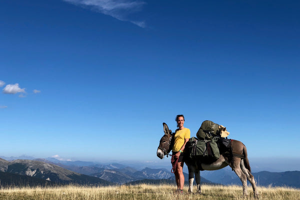 #31 - Claire et son âne : 3 500 km sur les chemins de France, un téléphone 9 touches et des loups qui rôdent