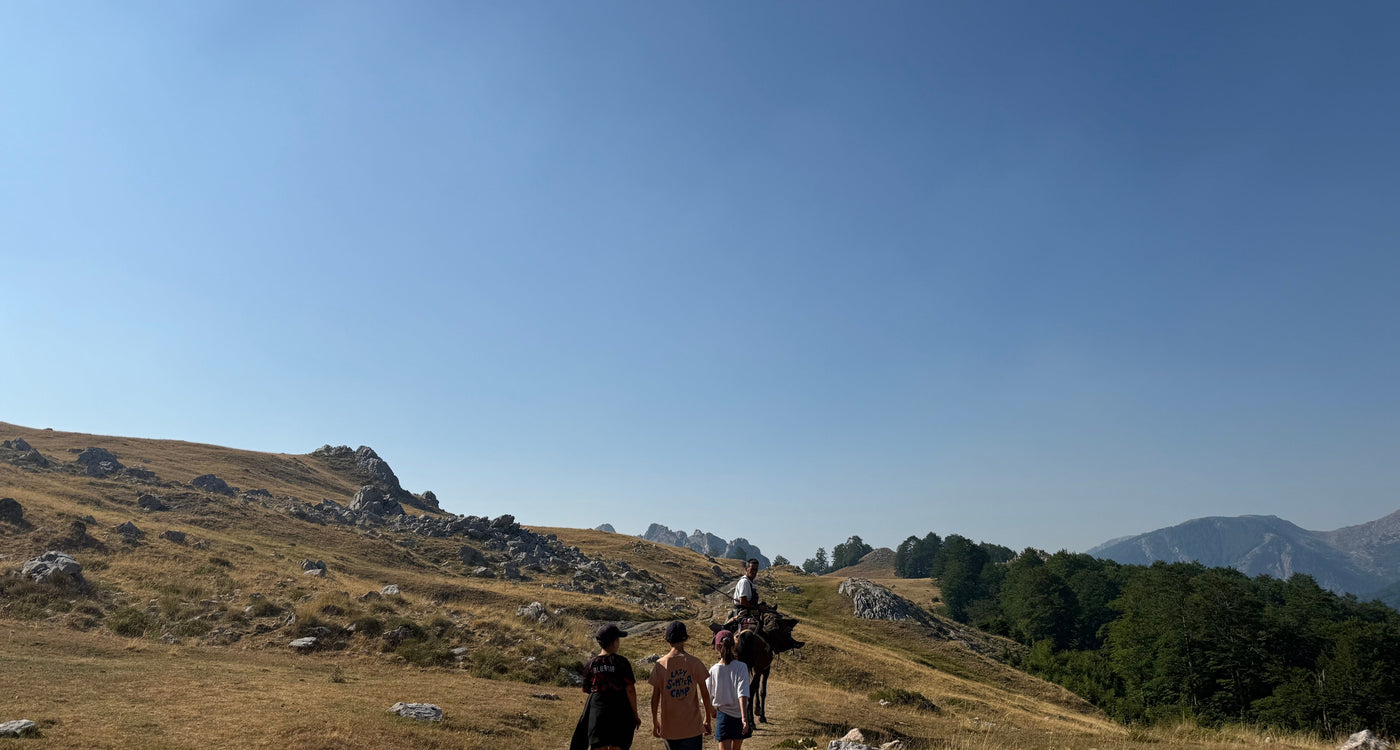 #82 - Marie Faure-Ambroise dans les Balkans : la folie de Pristina, les lacs du Monténégro et les bergeries albanaises