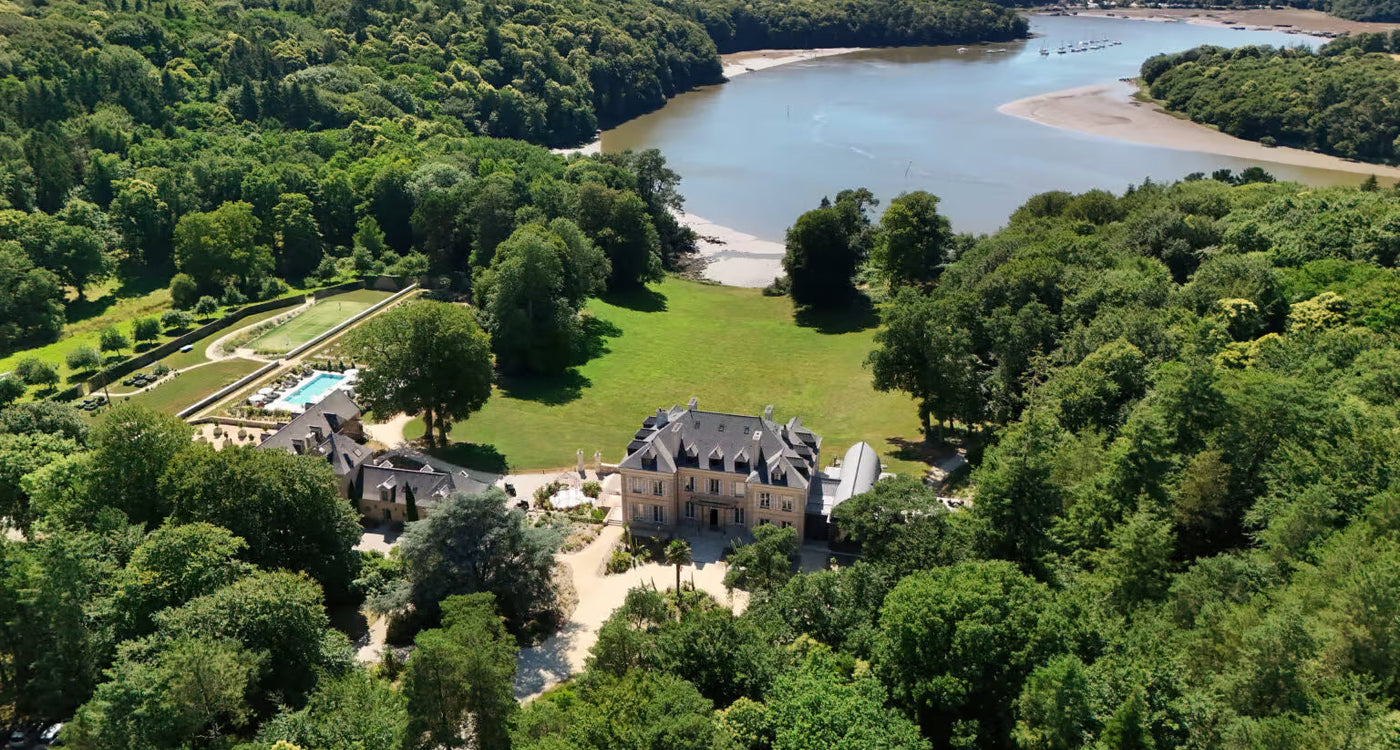Dormir dans un bateau, un ancien poulailler ou une maison de gardien en Bretagne