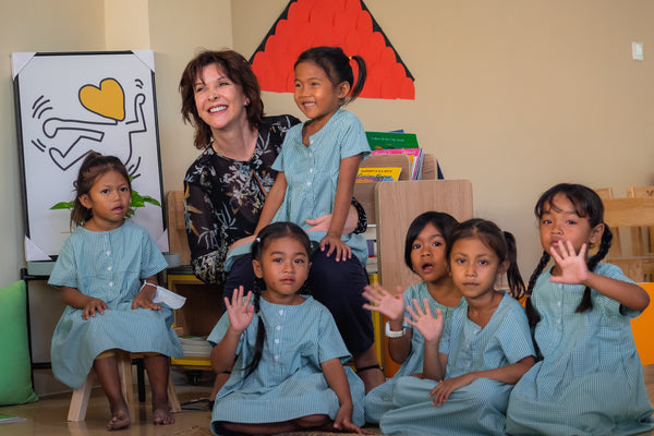 #89 - Tina Kieffer : une adoption impossible, les filles de Phnom Penh et crée l'une des 50 meilleures écoles du monde