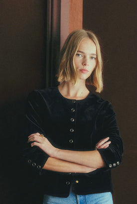 gid://shopify/MediaImage/67267369501047